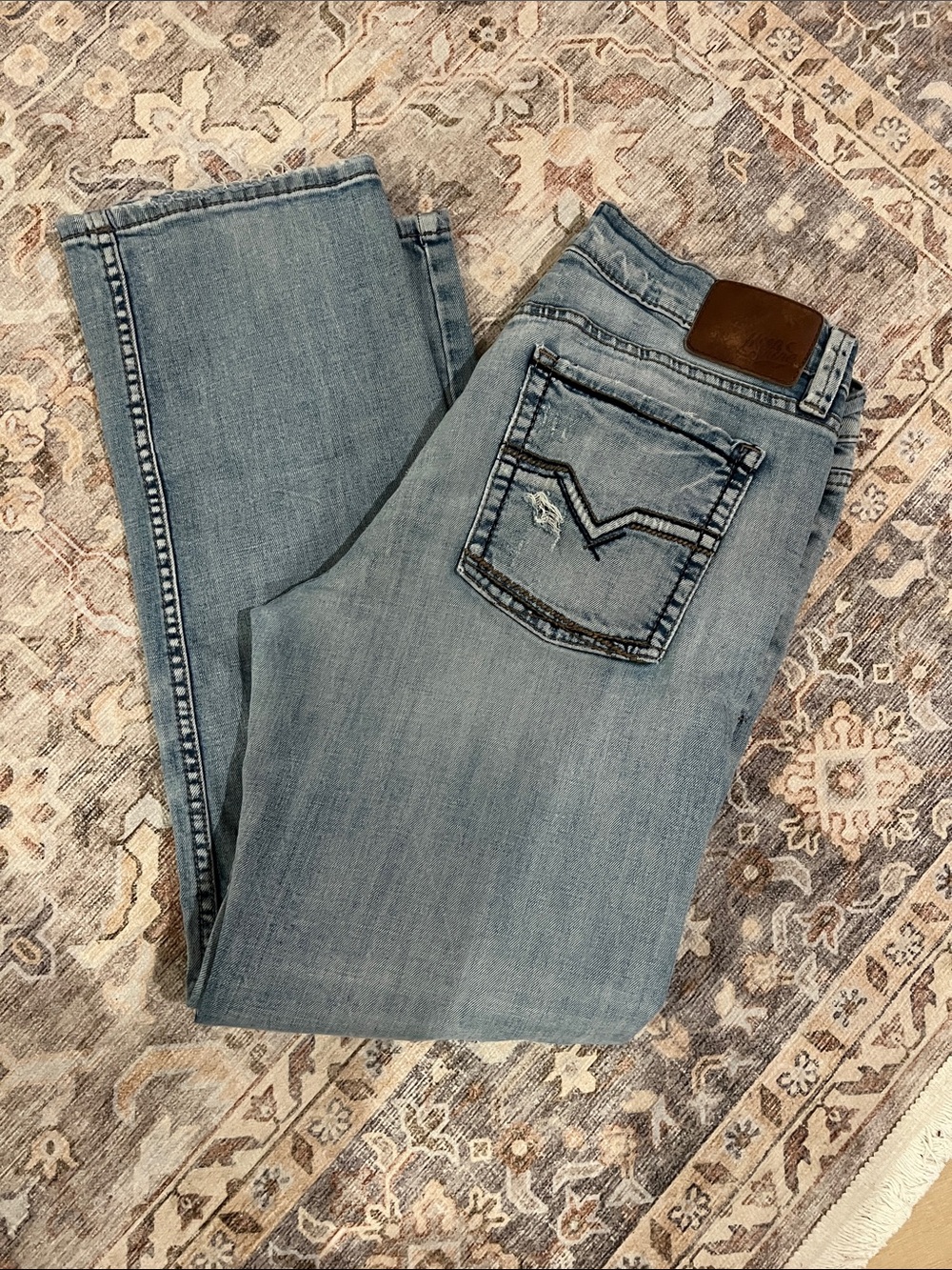 Men's Moonshine Spirit slim straight distressed Denim Jeans, size  32 / 30
